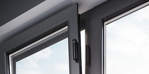 DoorProtect-600x300_0000_DoorProtect on Window